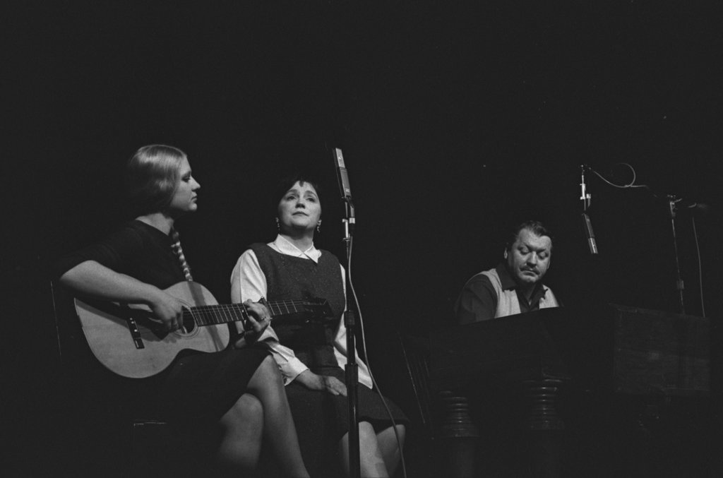 Robert Pete Williams, the Reverend Robert Wilkins, and the Beers Family at the 5th Annual University of Chicago Folk Festival - Flerlage, Raeburn, 1915-2002