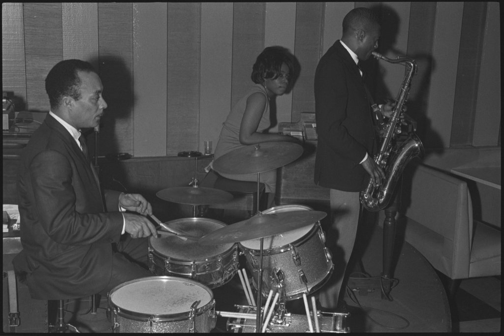The Jerold Donovan Trio performing at the Robin's Nest with Claudine 