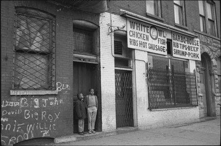 Exterior shot of the White Owl BarBQ House - Flerlage, Raeburn, 1915-2002