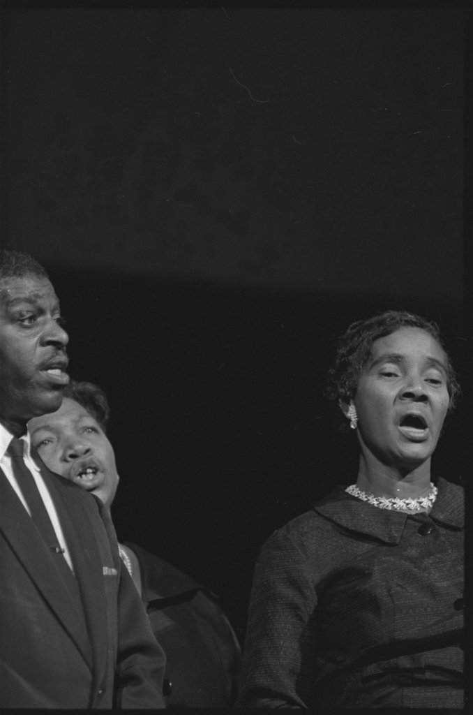 Jim and Jess McReynolds performing at the 6th Annual University of Chicago Folk Festival - Flerlage, Raeburn, 1915-2002