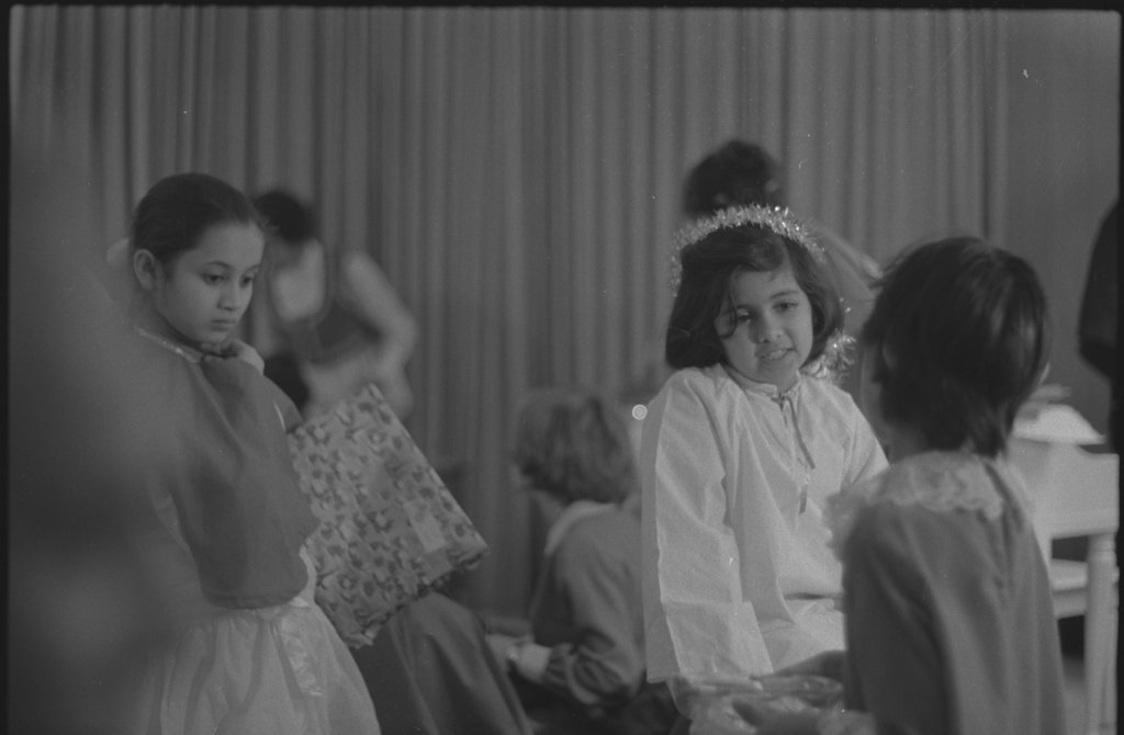 Vedanta Temple Christmas Party - Flerlage, Raeburn, 1915-2002
