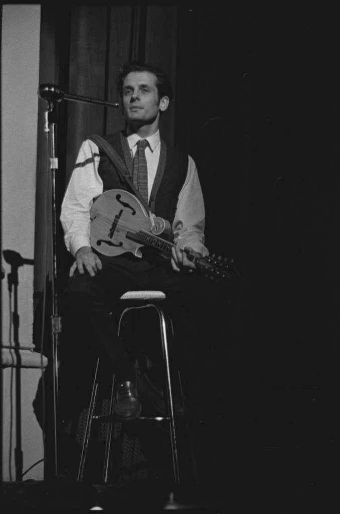 Mike Seeger, Reverend Gary Davis, and others performing at the 6th Annual University of Chicago Folk Festival - Flerlage, Raeburn, 1915-2002