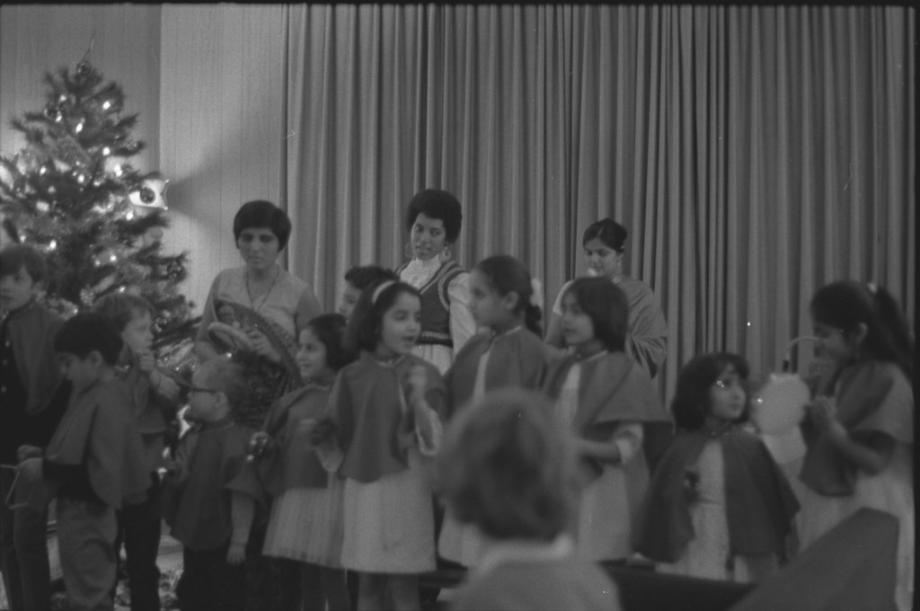 Vedanta Temple Christmas Party - Flerlage, Raeburn, 1915-2002