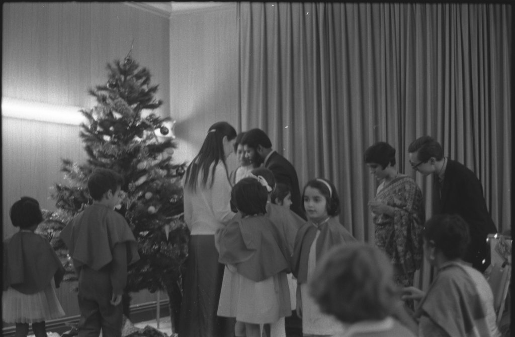 Vedanta Temple Christmas Party - Flerlage, Raeburn, 1915-2002