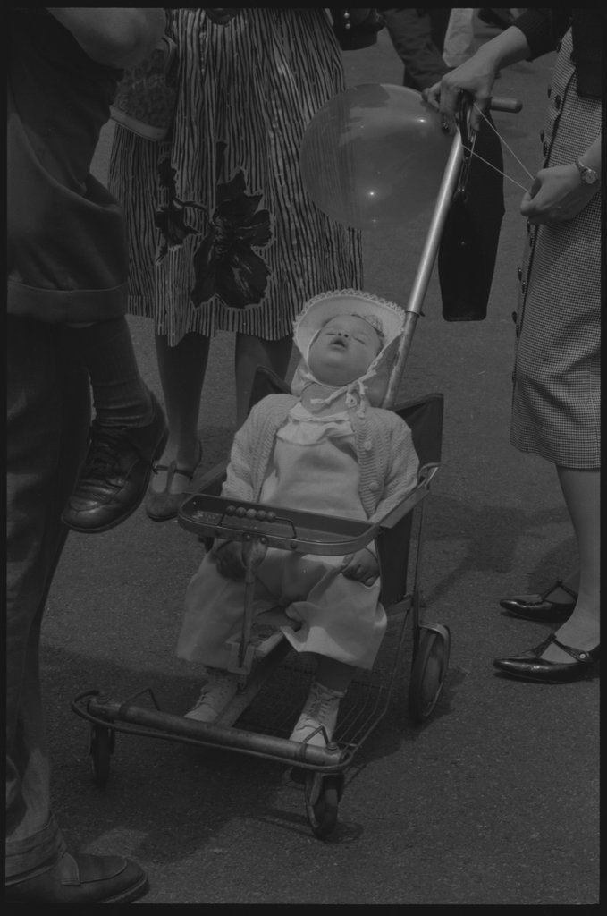Unidentified art fair - Flerlage, Raeburn, 1915-2002