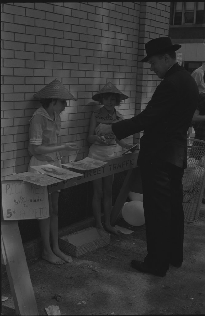 Unidentified art fair - Flerlage, Raeburn, 1915-2002