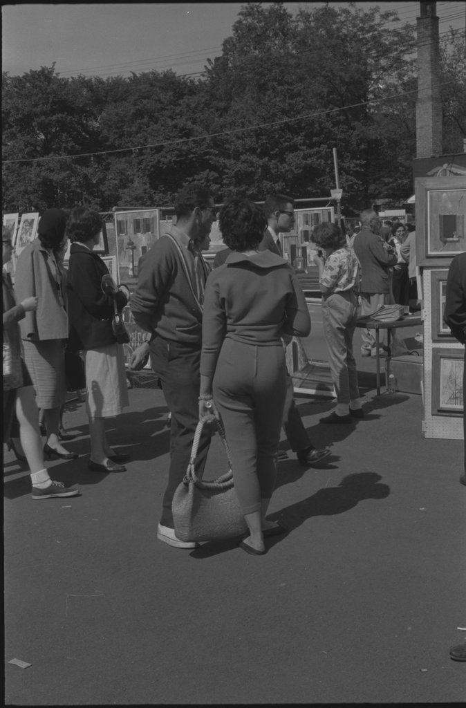 Unidentified art fair - Flerlage, Raeburn, 1915-2002