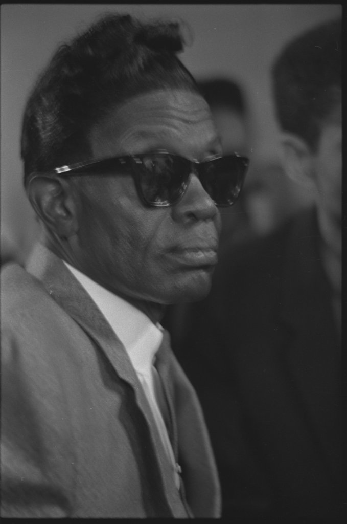 Lightnin' Hopkins at Western Hall - Flerlage, Raeburn, 1915-2002