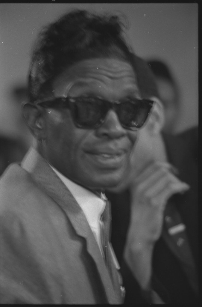 Lightnin' Hopkins at Western Hall - Flerlage, Raeburn, 1915-2002