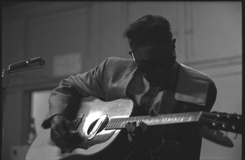 Lightnin' Hopkins at Western Hall - Flerlage, Raeburn, 1915-2002