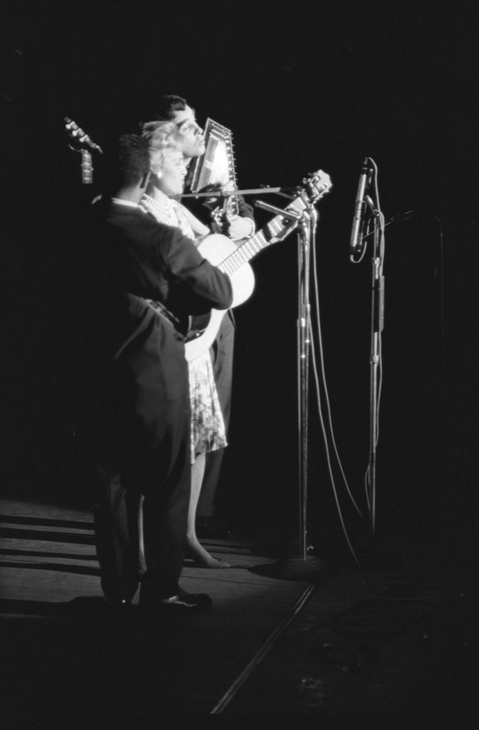 Old Town School of Folk Music event at Orchestra Hall - Flerlage, Raeburn, 1915-2002