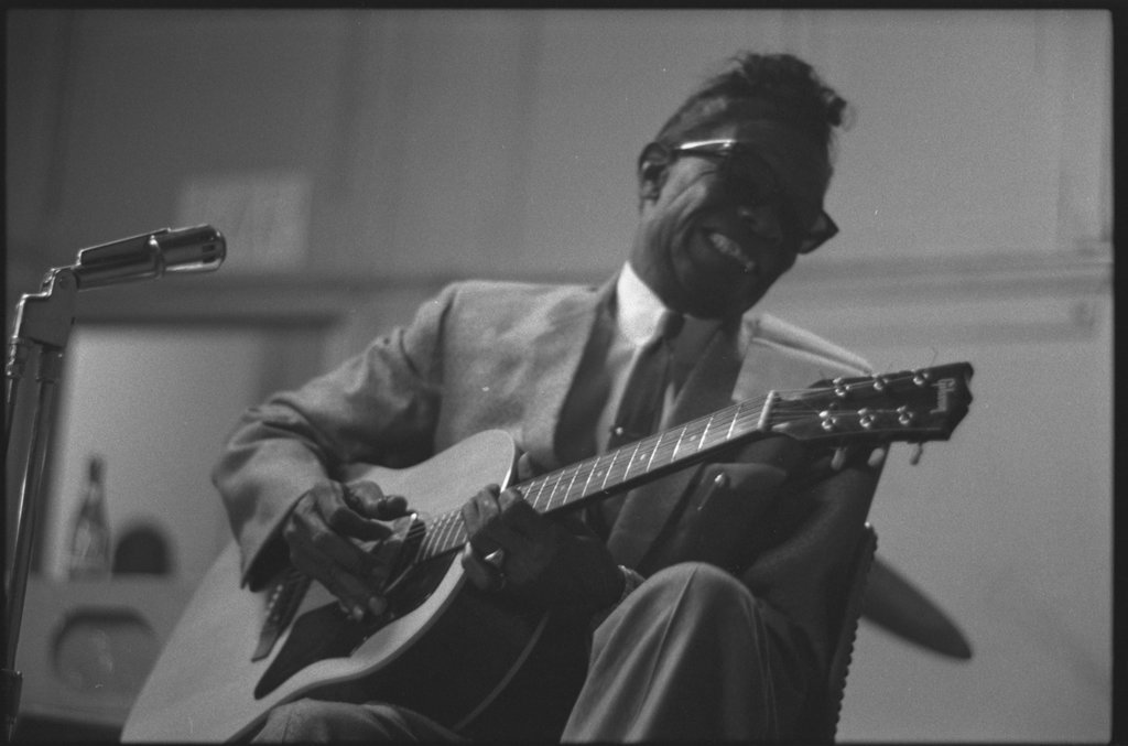 Lightnin' Hopkins at Western Hall - Flerlage, Raeburn, 1915-2002