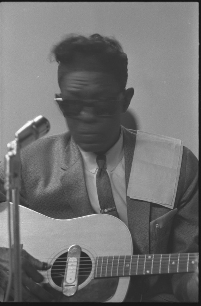 Lightnin' Hopkins at Western Hall - Flerlage, Raeburn, 1915-2002