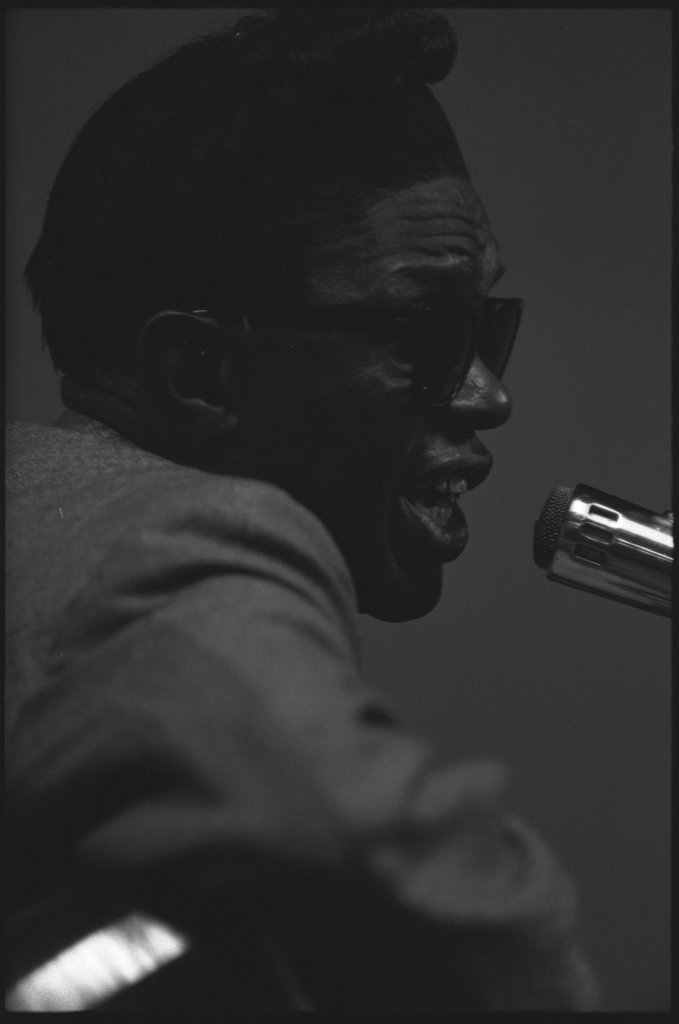 Lightnin' Hopkins at Western Hall - Flerlage, Raeburn, 1915-2002