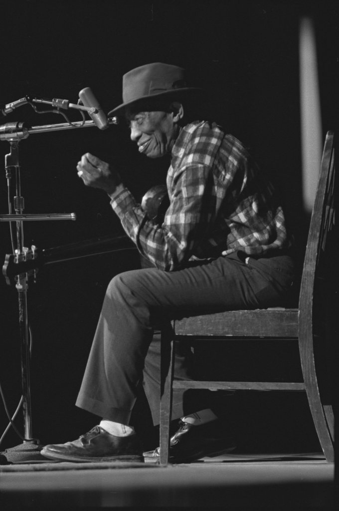 Mississippi John Hurt - Flerlage, Raeburn, 1915-2002