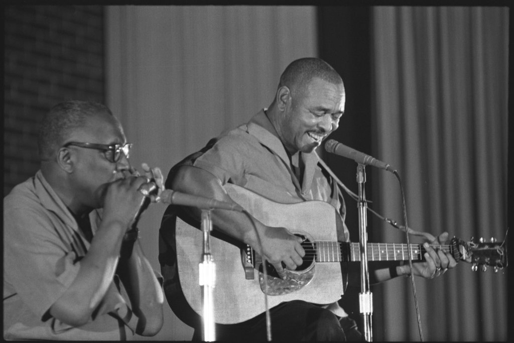 Brownie McGee and Sonny Terry performing on stage - Flerlage, Raeburn, 1915-2002