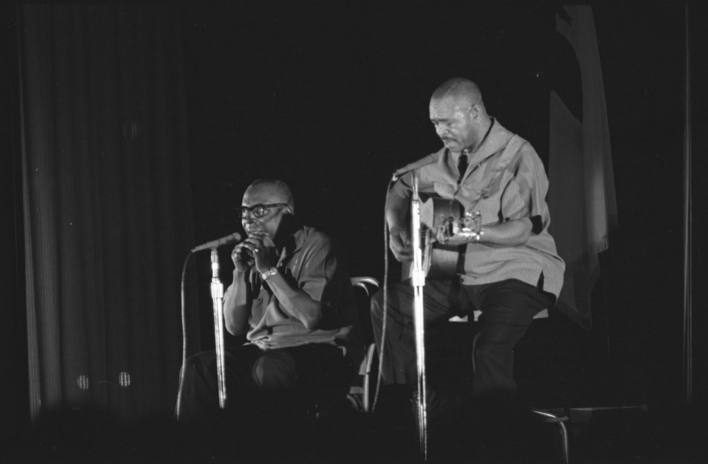 Brownie McGee and Sonny Terry performing on stage - Flerlage, Raeburn, 1915-2002