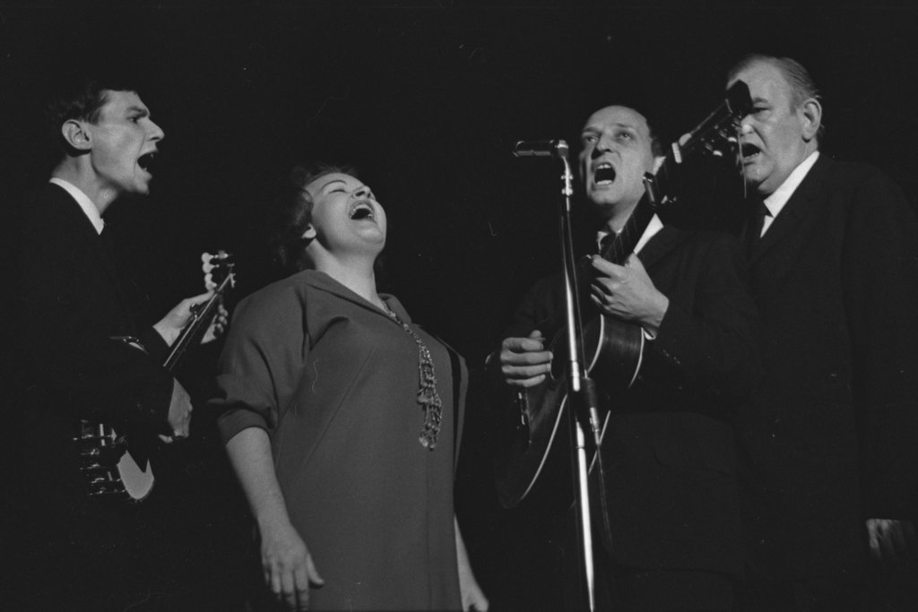The Weavers - Flerlage, Raeburn, 1915-2002