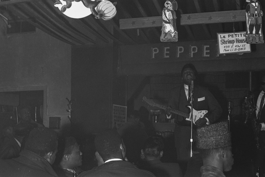 Otis Rush at Pepper's Lounge - Flerlage, Raeburn, 1915-2002