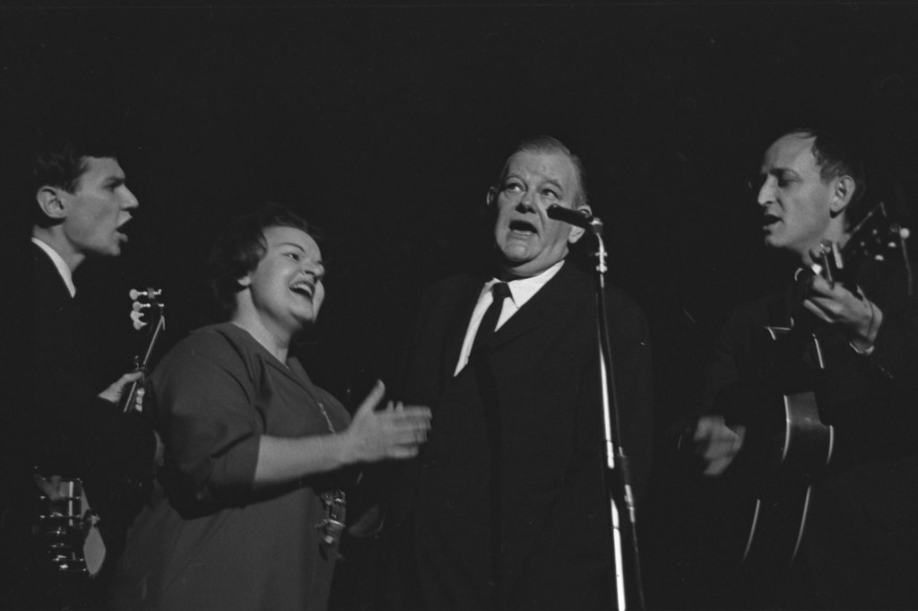 The Weavers - Flerlage, Raeburn, 1915-2002