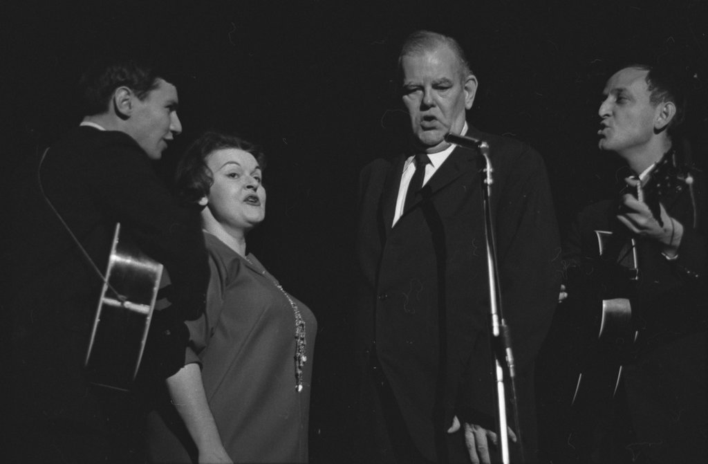 The Weavers - Flerlage, Raeburn, 1915-2002