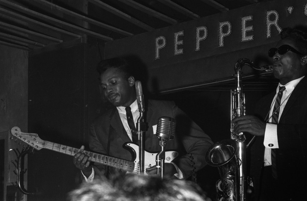 Otis Rush at Pepper's Lounge - Flerlage, Raeburn, 1915-2002