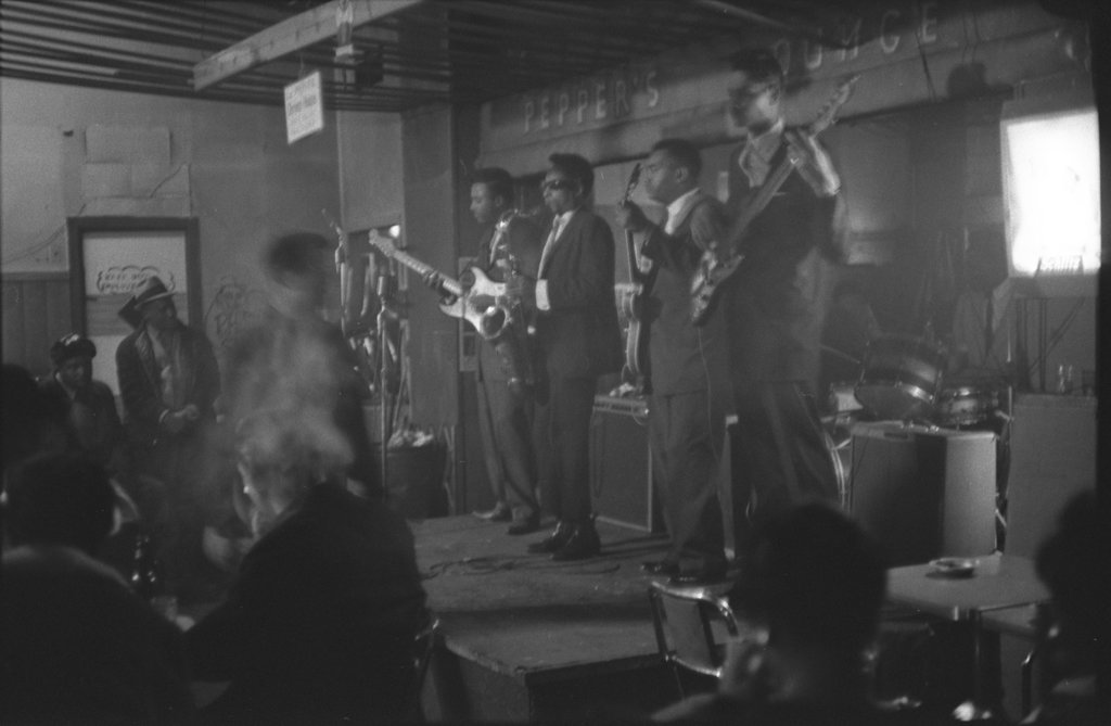 Otis Rush at Pepper's Lounge - Flerlage, Raeburn, 1915-2002