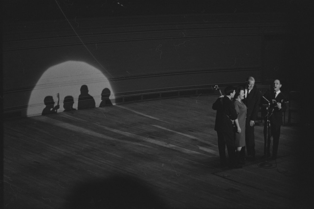 The Weavers' Farewell Concert at Orchestra Hall - Flerlage, Raeburn, 1915-2002