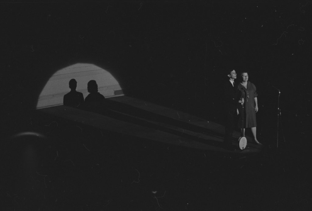 The Weavers' Farewell Concert at Orchestra Hall - Flerlage, Raeburn, 1915-2002