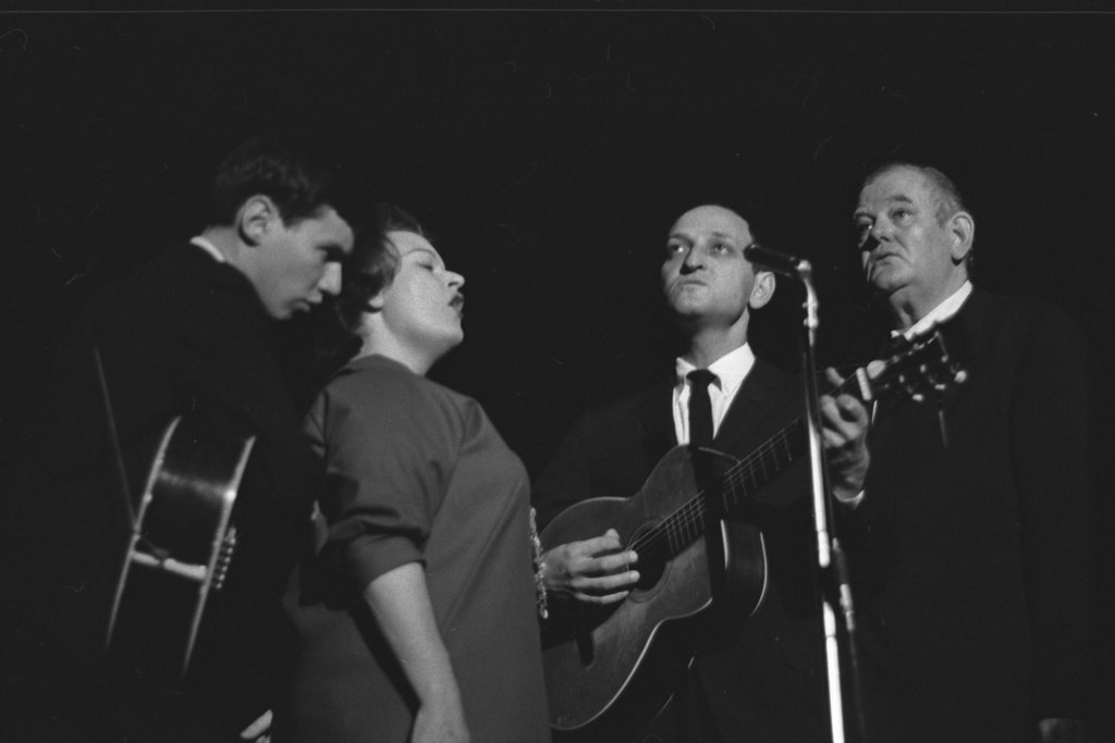 The Weavers - Flerlage, Raeburn, 1915-2002