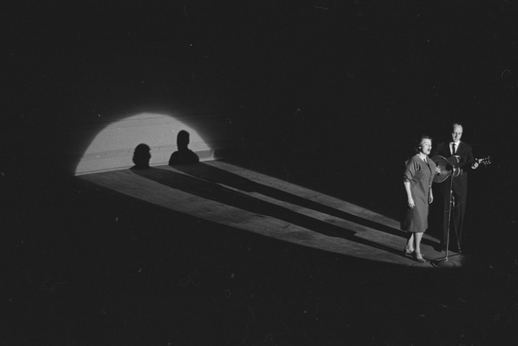 The Weavers' Farewell Concert at Orchestra Hall - Flerlage, Raeburn, 1915-2002