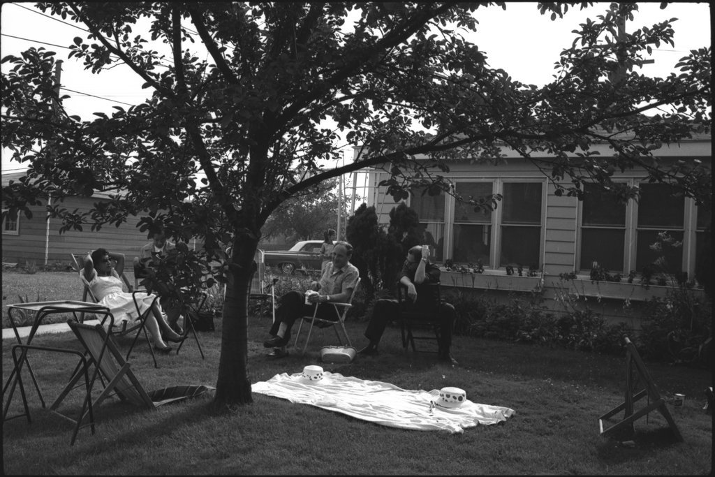 Backyard picnic - Flerlage, Raeburn, 1915-2002