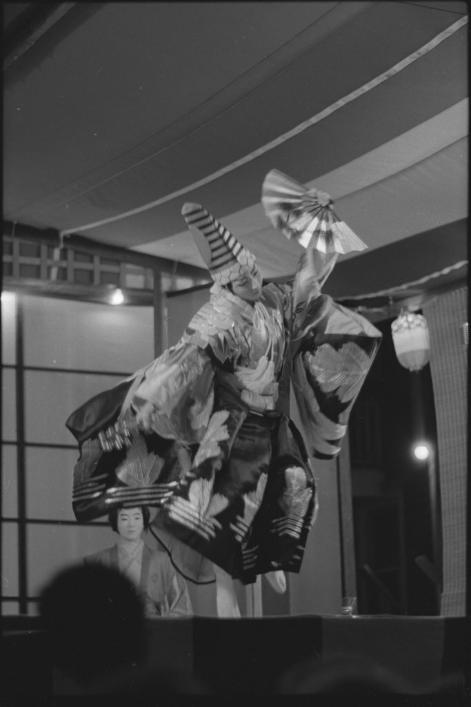 People dressed and performing in traditional Japanese costume - Flerlage, Raeburn, 1915-2002