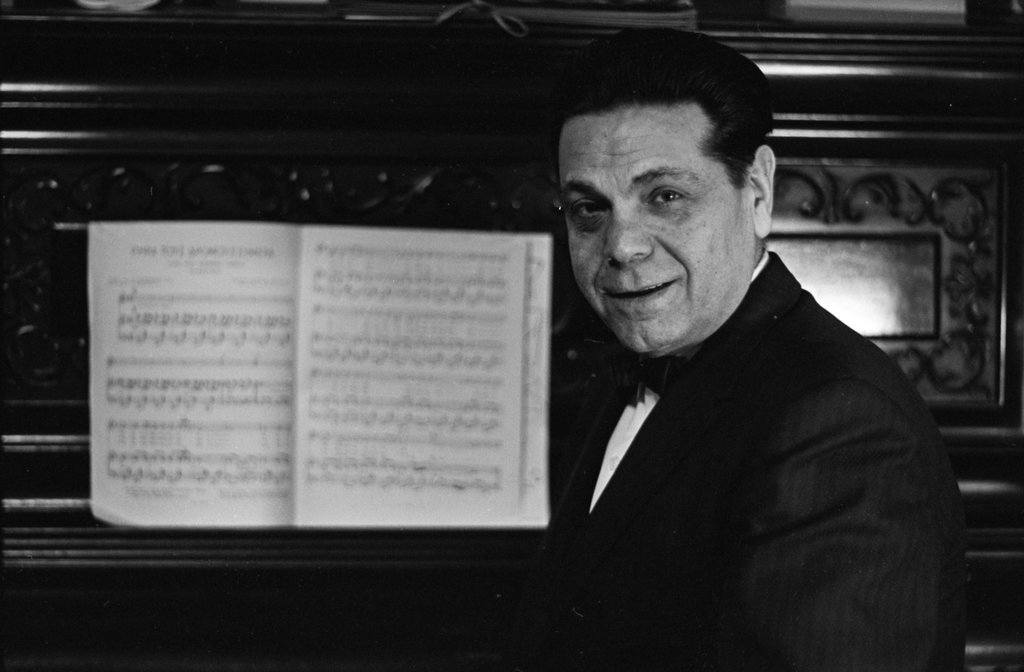 Mel Roussos - Flerlage, Raeburn, 1915-2002