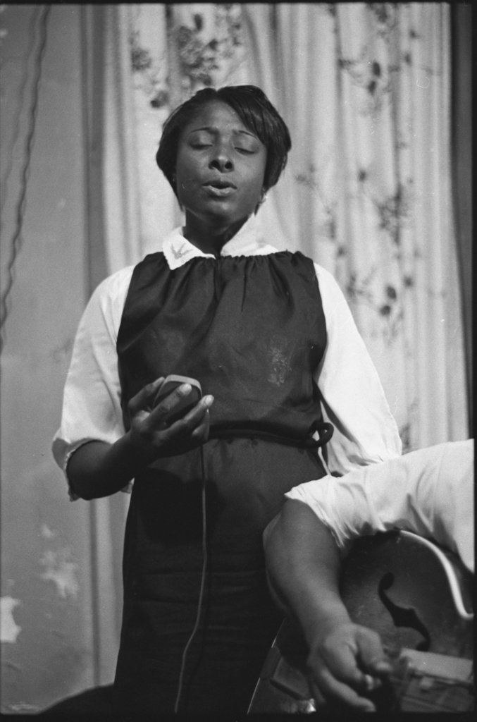Mary Ross - Flerlage, Raeburn, 1915-2002