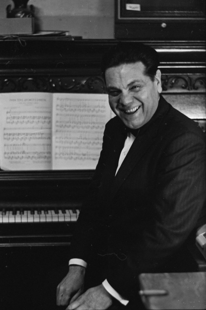 Mel Roussos - Flerlage, Raeburn, 1915-2002