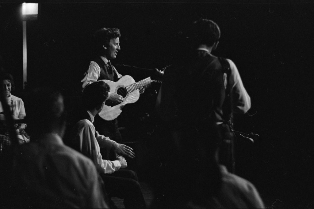 The New Lost City Ramblers at the Fourth Annual University of Chicago Folk Festival. - Flerlage, Raeburn, 1915-2002
