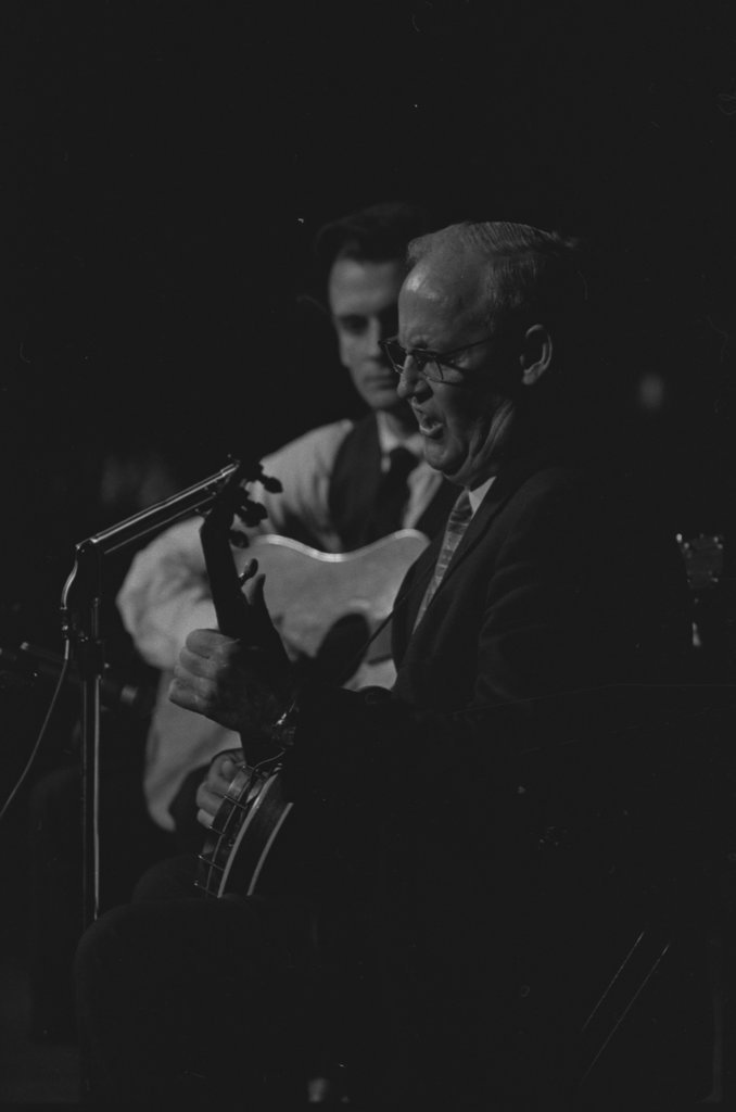 Dock Boggs and Mike Seeger at the Fourth Annual University of Chicago Folk Festival - Flerlage, Raeburn, 1915-2002
