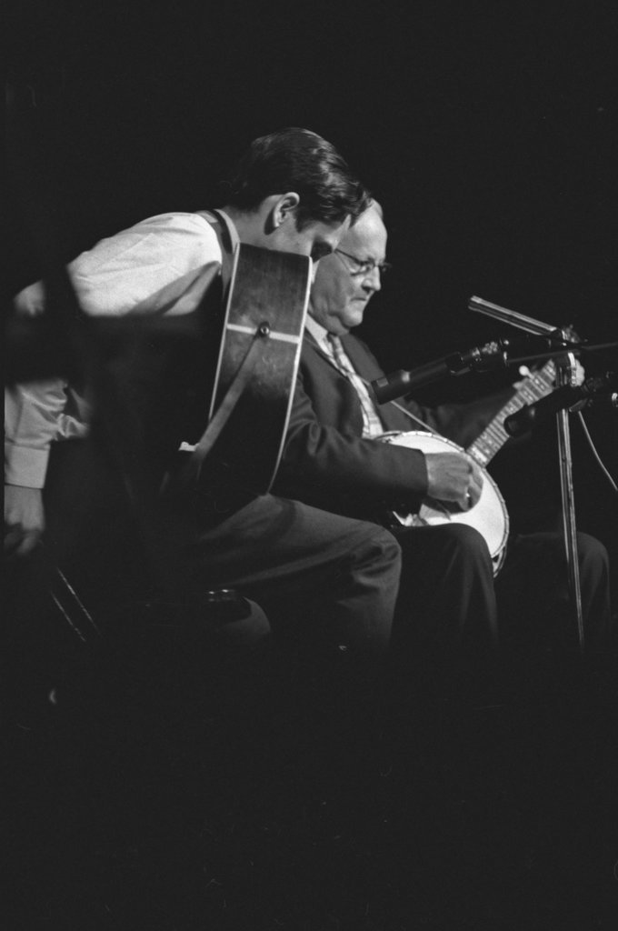 Mike Seeger and Dock Boggs - Flerlage, Raeburn, 1915-2002