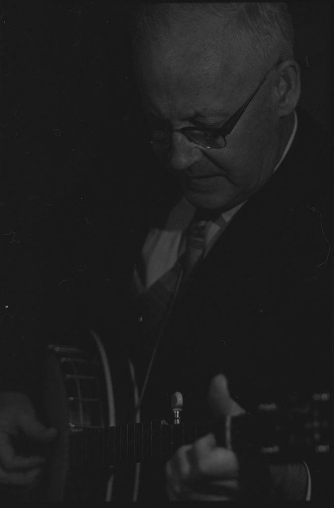Dock Boggs performing at the Fourth Annual University of Chicago Folk Festival - Flerlage, Raeburn, 1915-2002