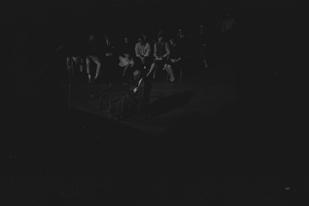 Furry Lewis performing at the Fourth Annual University of Chicago Folk Festival - Flerlage, Raeburn, 1915-2002