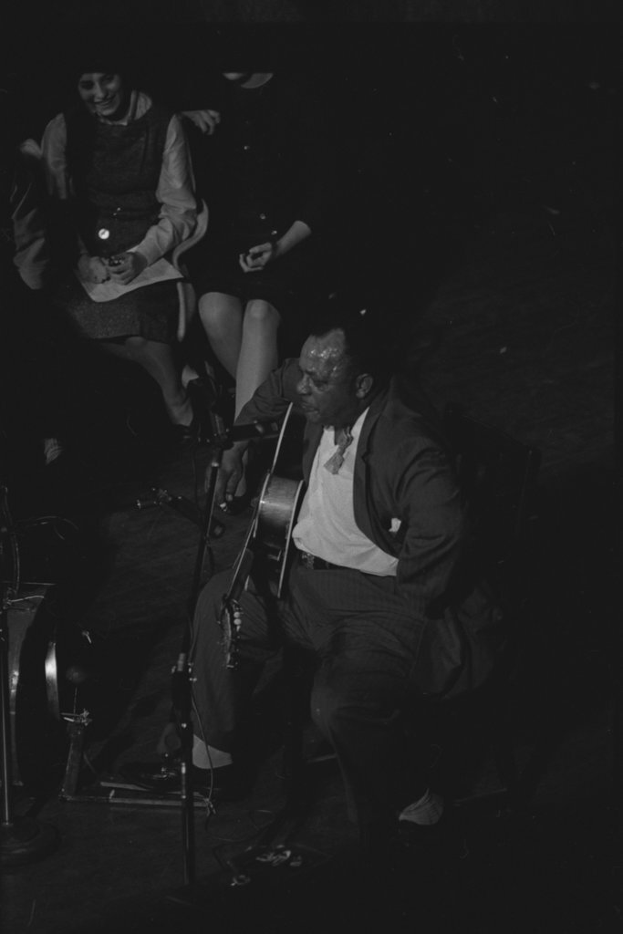 Big Joe Williams and Mike Bloomfield - Flerlage, Raeburn, 1915-2002