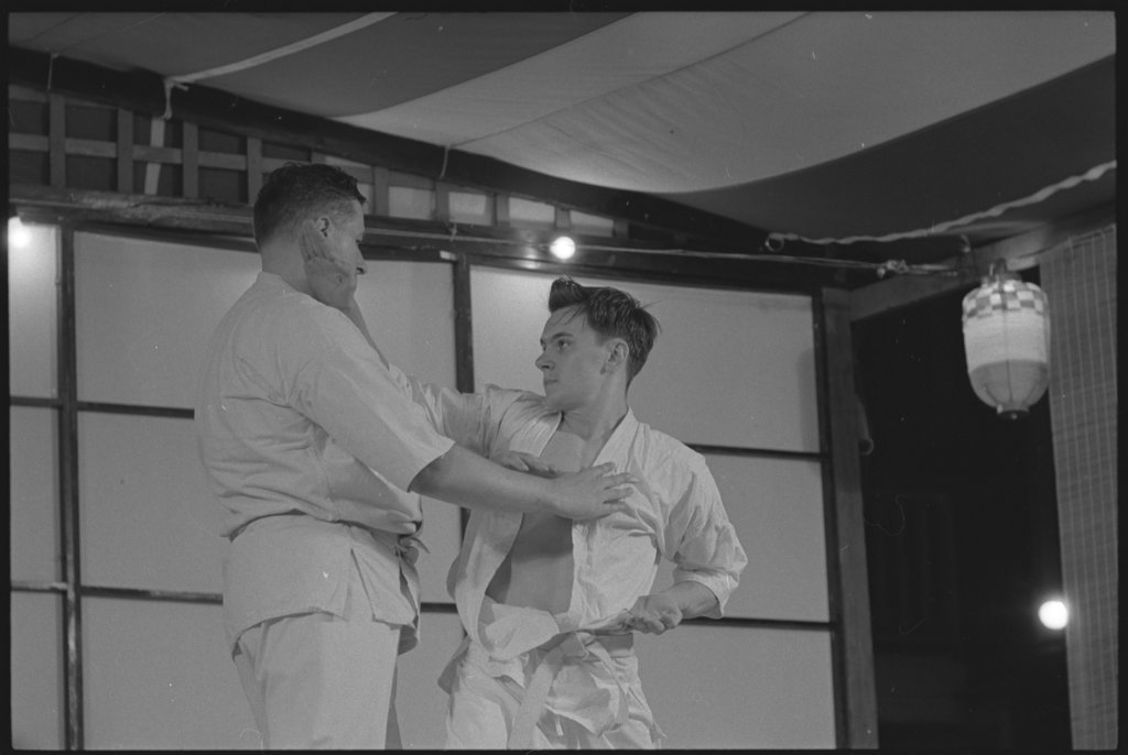 Performance of people wearing traditional Japanese costume - Flerlage, Raeburn, 1915-2002
