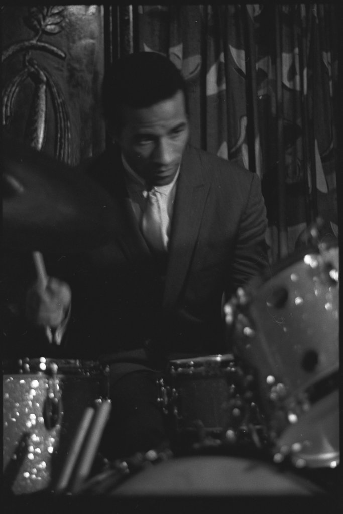 Max Roach at McKie's Disc Jockey Lounge - Flerlage, Raeburn, 1915-2002