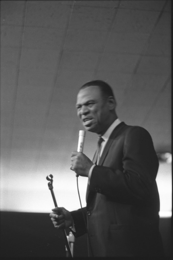 Earl Hines and Vi Redd at Sutherland Room - Flerlage, Raeburn, 1915-2002