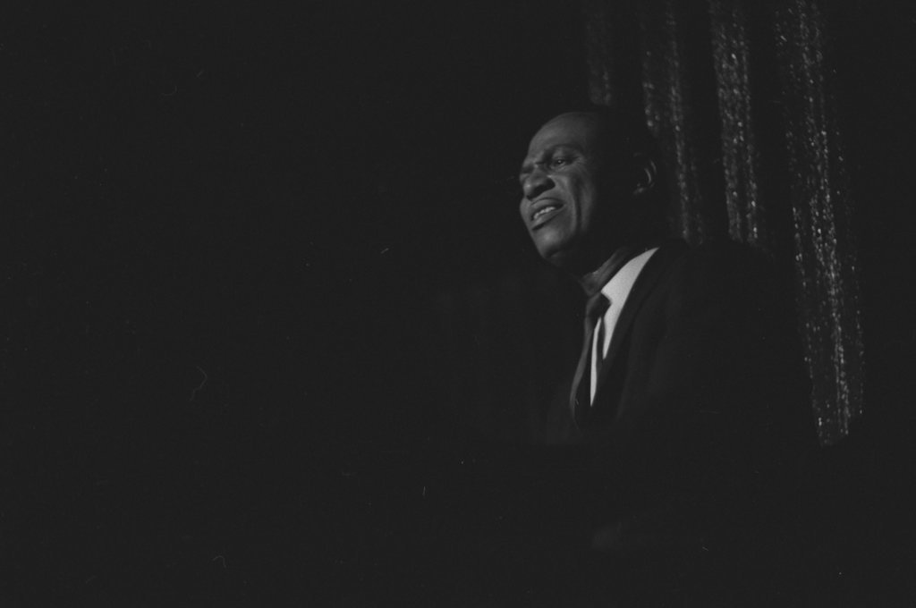 Earl Hines and Vi Redd at Sutherland Room - Flerlage, Raeburn, 1915-2002