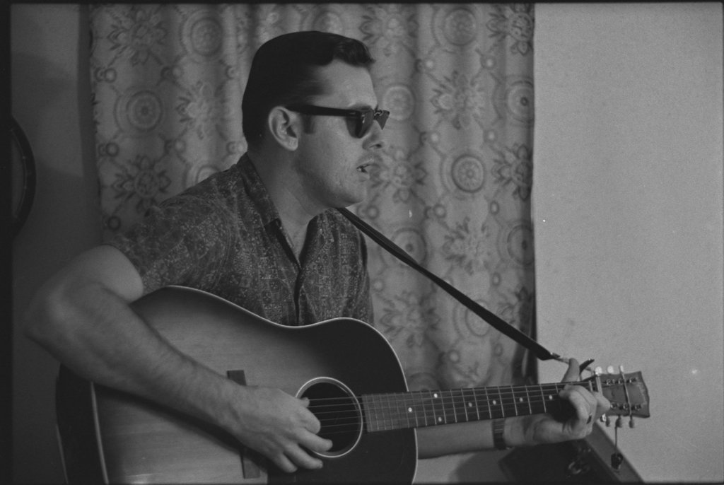 Arnold Keith Storm, folk singer and composer, Moorsville, Indiana - Flerlage, Raeburn, 1915-2002
