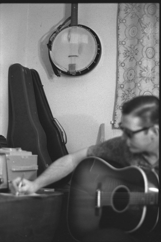 Arnold Keith Storm, folk singer and composer, Moorsville, Indiana - Flerlage, Raeburn, 1915-2002