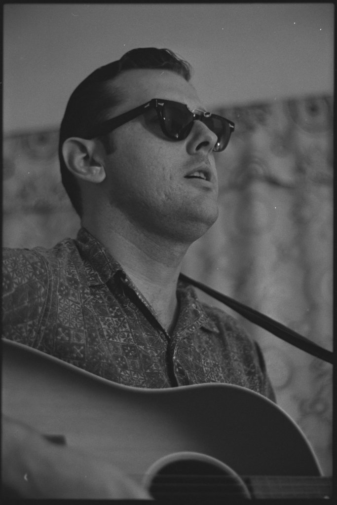 Arnold Keith Storm, folk singer and composer, Moorsville, Indiana - Flerlage, Raeburn, 1915-2002