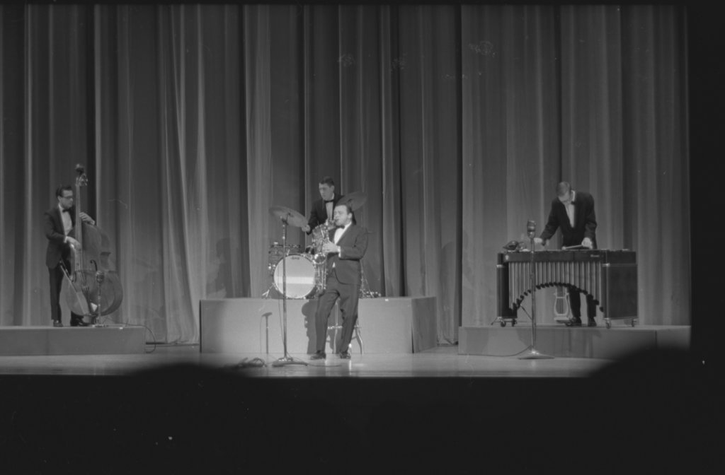 Stan Getz and Astrud Gilberto - Flerlage, Raeburn, 1915-2002